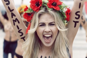 Femen_à_Paris_3